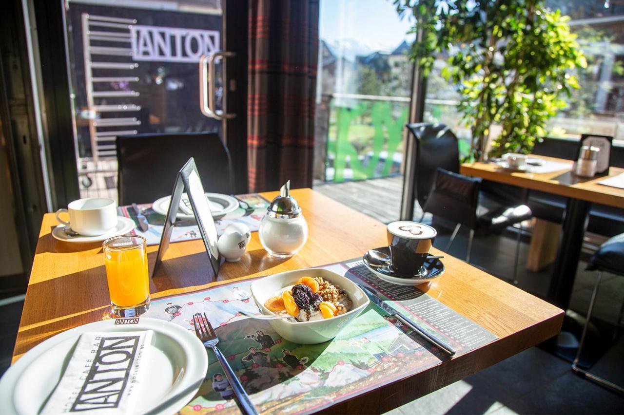 Quality Hosts Arlberg - Hotel Anton ซังคท์อันทอนอัมอาร์ลแบร์ก ภายนอก รูปภาพ