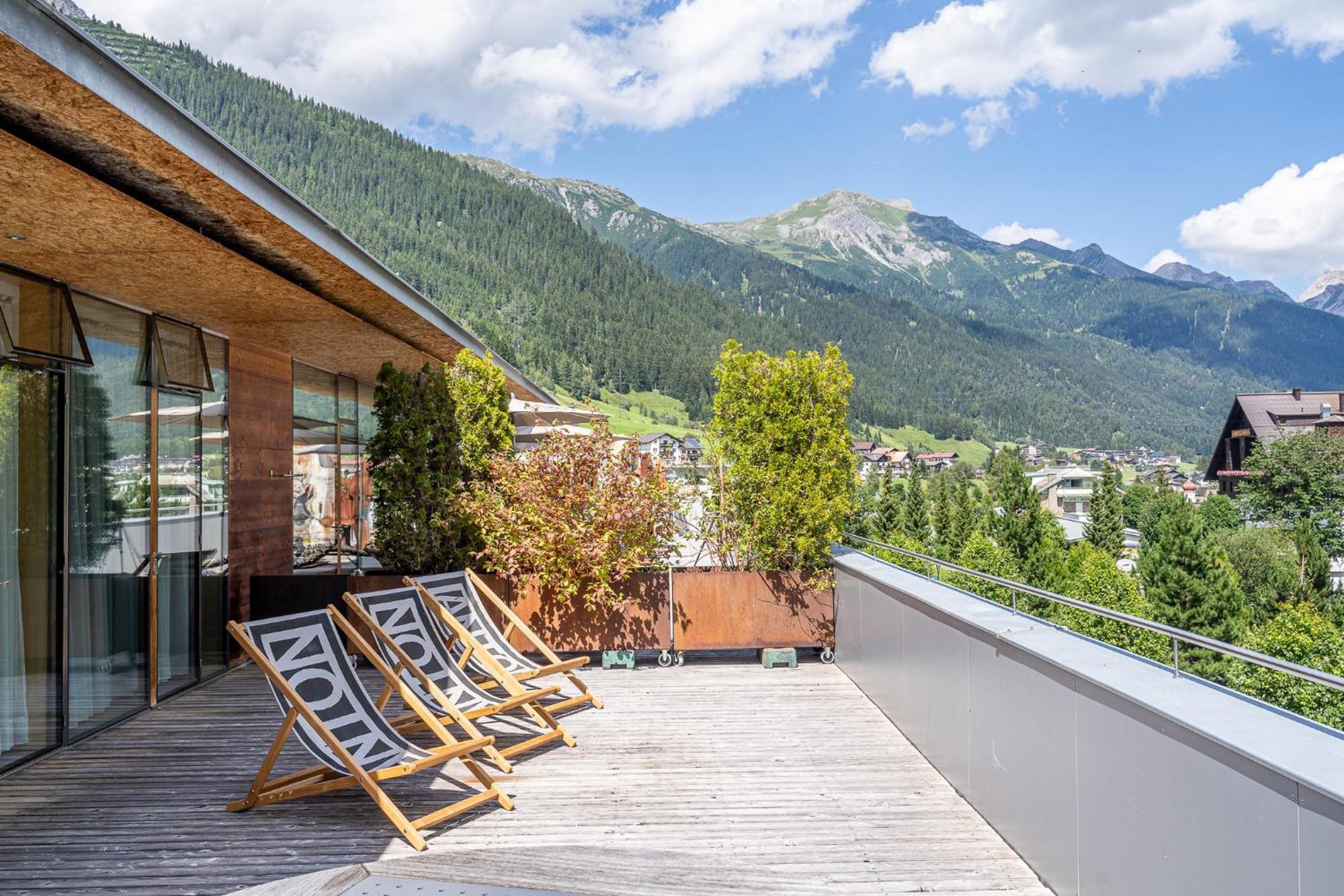 Quality Hosts Arlberg - Hotel Anton ซังคท์อันทอนอัมอาร์ลแบร์ก ภายนอก รูปภาพ