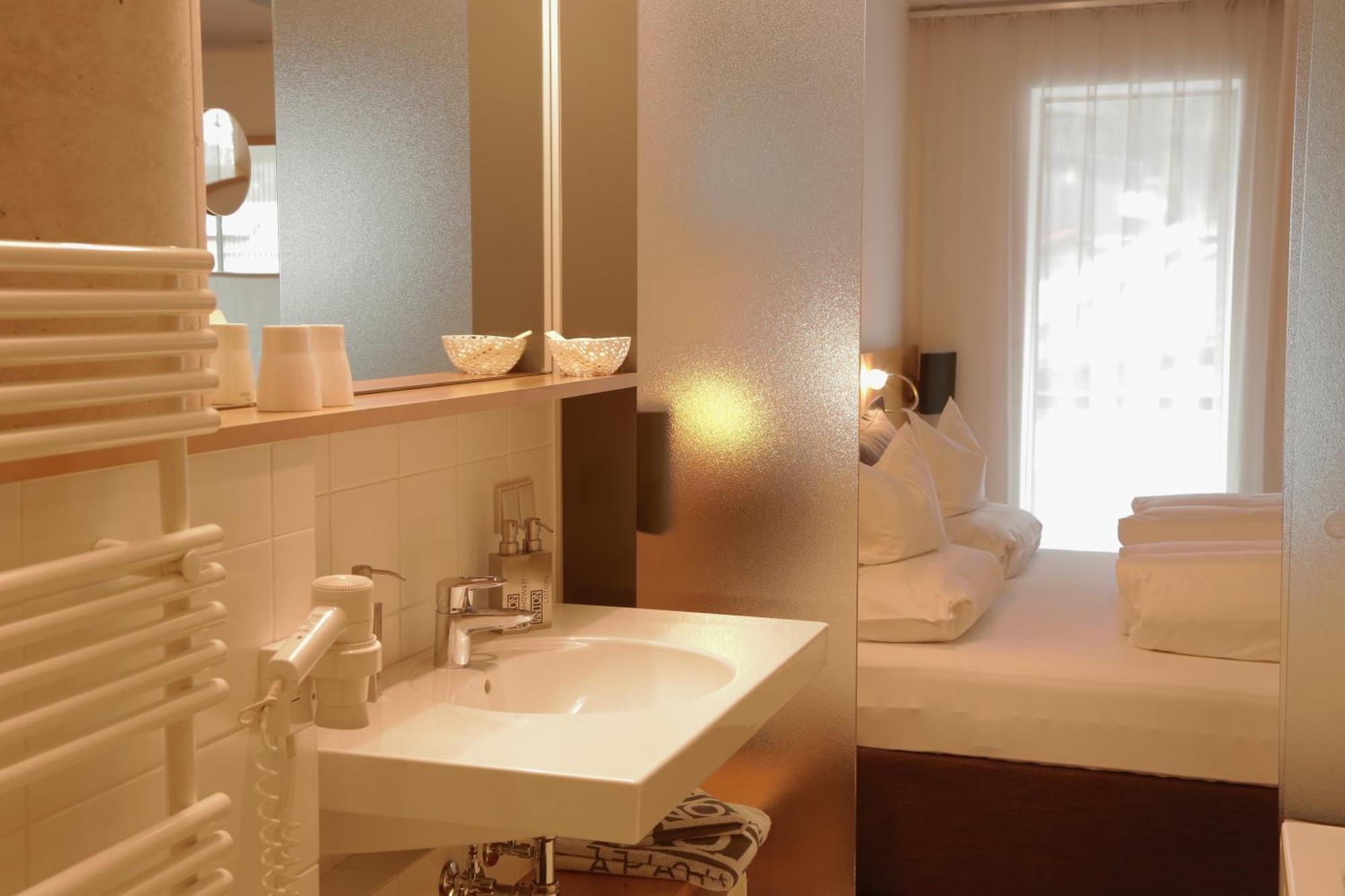 Quality Hosts Arlberg - Hotel Anton ซังคท์อันทอนอัมอาร์ลแบร์ก ภายนอก รูปภาพ